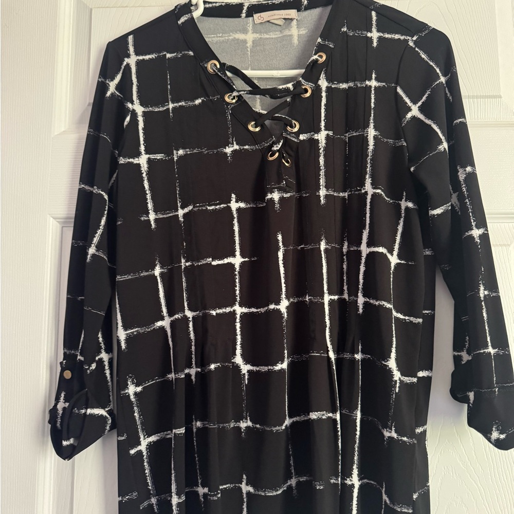 Black and White Lace-Up Women's Top